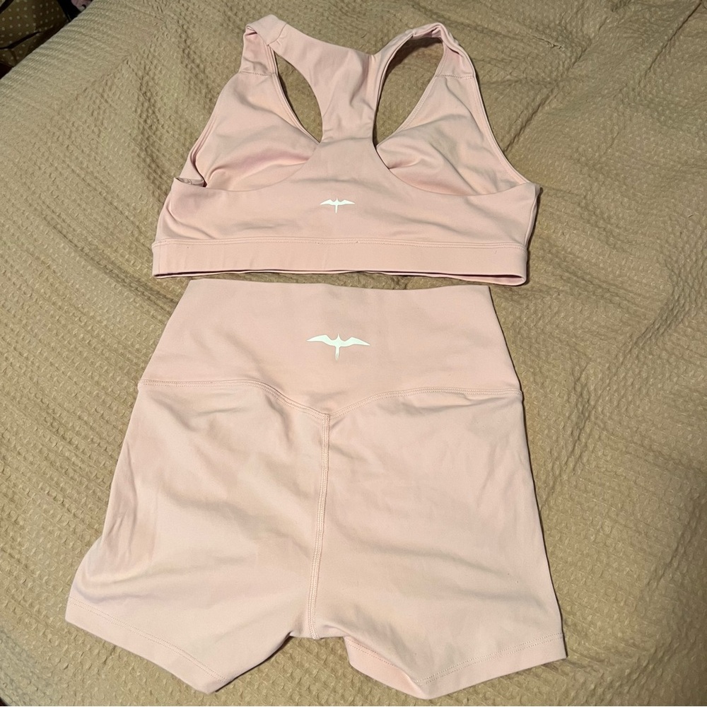 IWA Athletic Company Sports Bra & Shorts set S